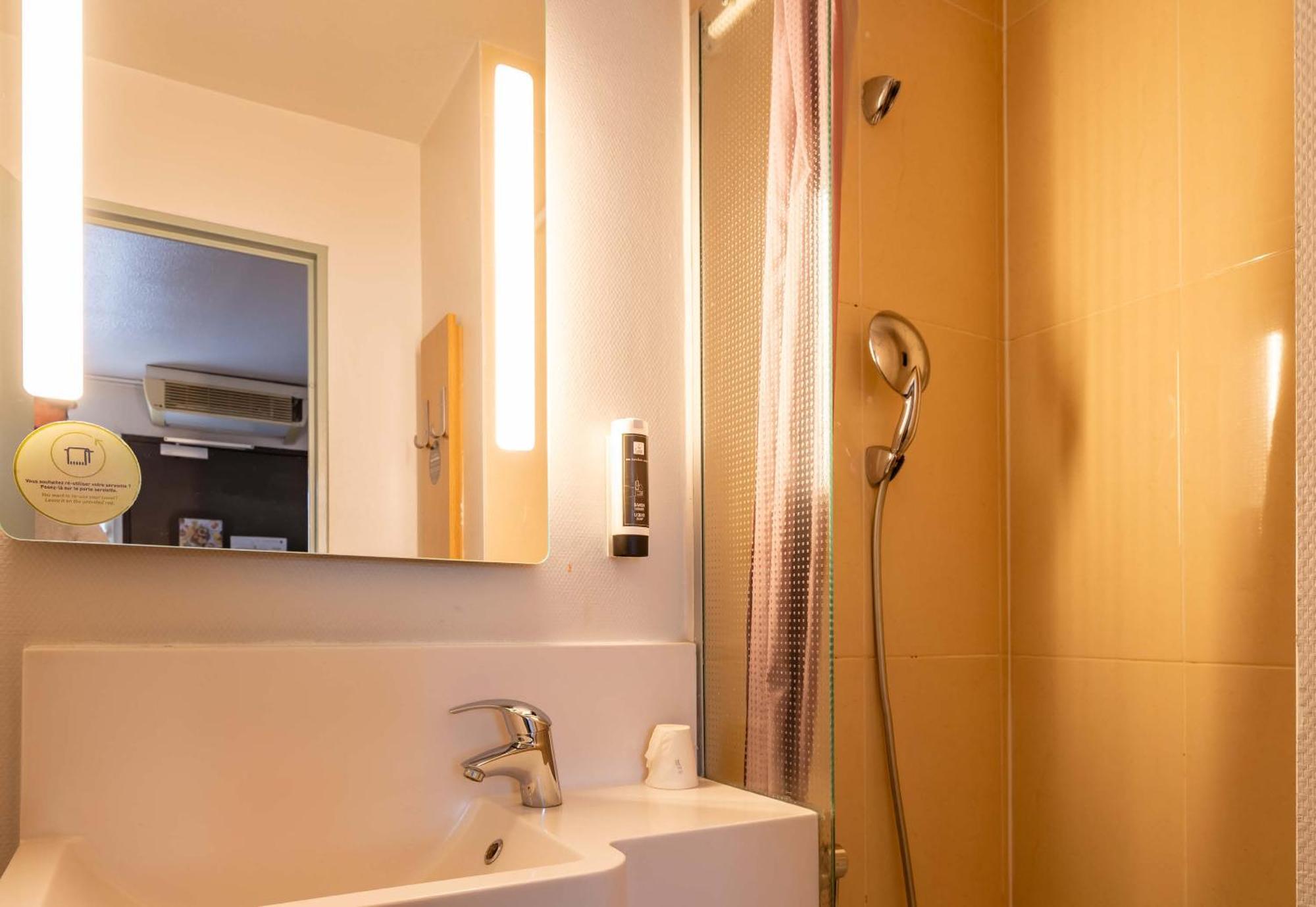 B&B Hotel Grenoble Universite 1 Gieres Ngoại thất bức ảnh